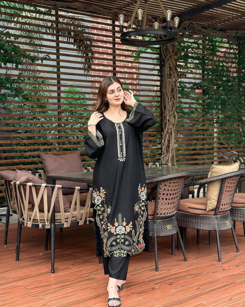 LIA LAWN EMB 2PC