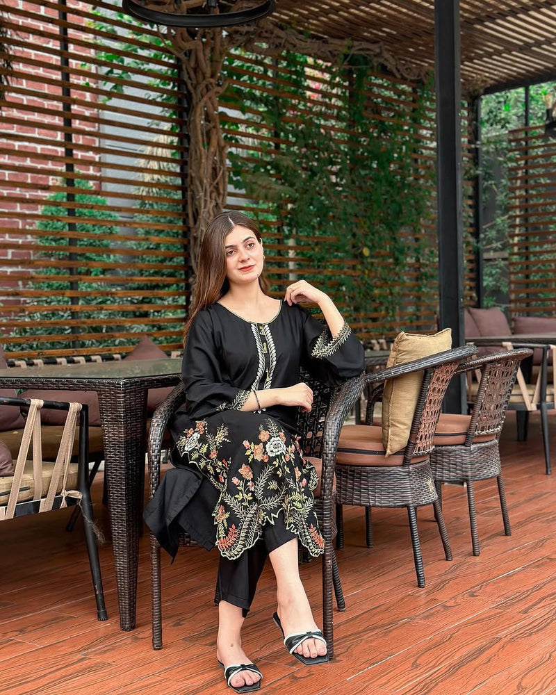 LIA LAWN EMB 2PC